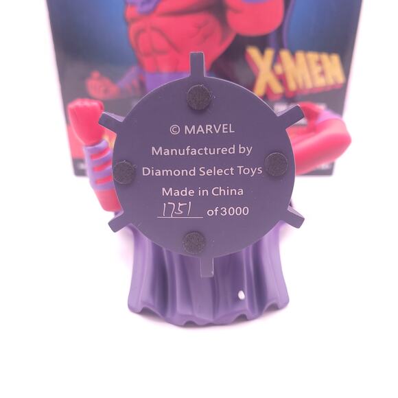 Marvel X Men The Animated Series Magneto Resin Bust Diamond Select Toys - Picture 9 of 10
